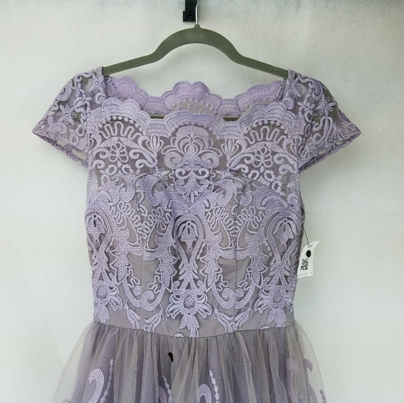 Embroidered Lace dress by Chi Chi London! - Picture 2 of 11